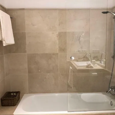 La Carrena Hotel *